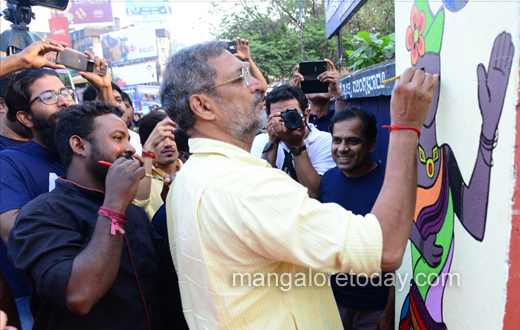Nana Patekar flagged off the 200th cleanliness drive